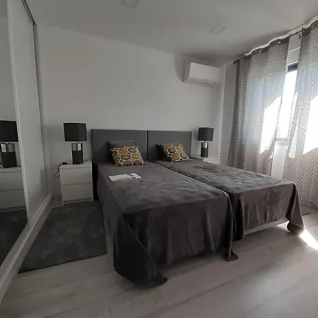 Lisbon Tagus River 2 Suites Private Pool D Apartman *