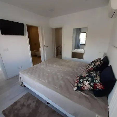 Lisbon Tagus River 2 Suites Private Pool D Almada